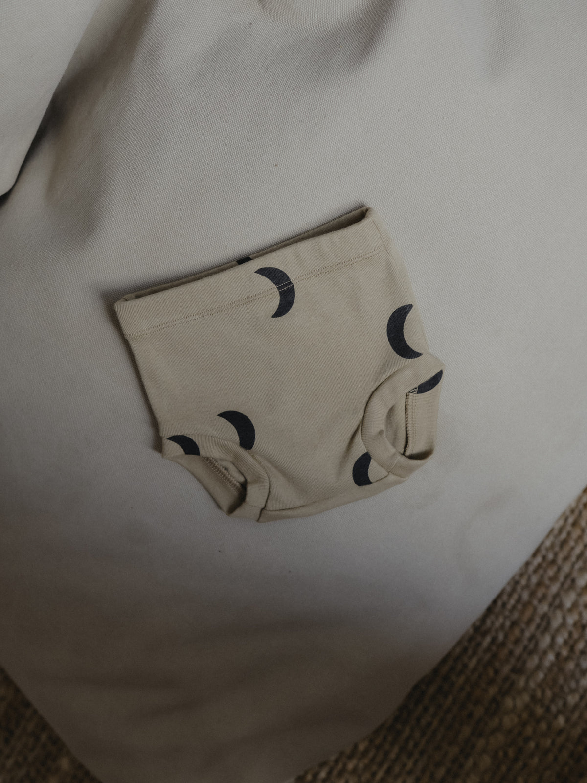dusky midnight print shortie on seat